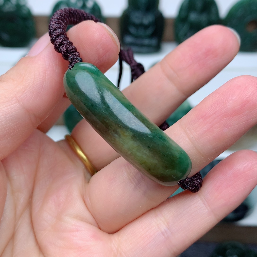 独山玉未镶嵌颈饰