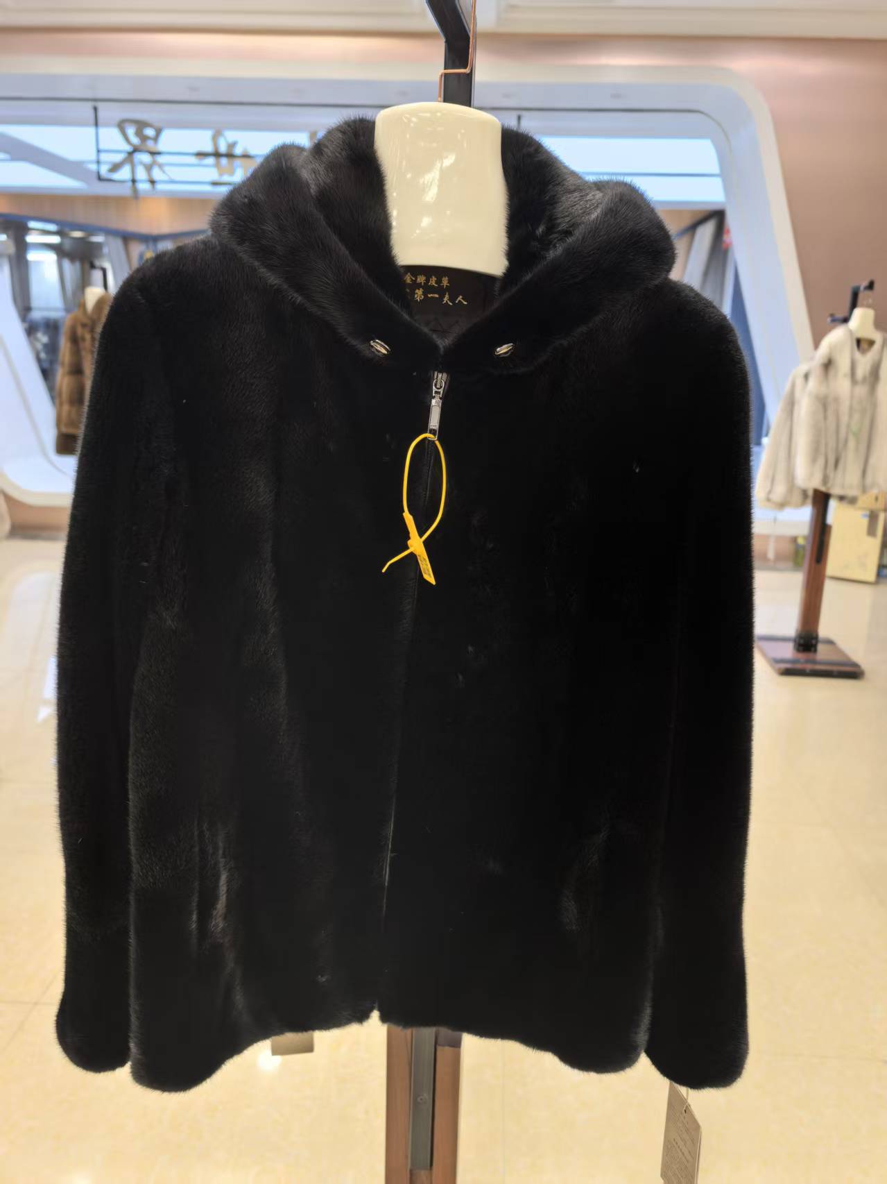男装大码黑色宝嘉美夹克帽