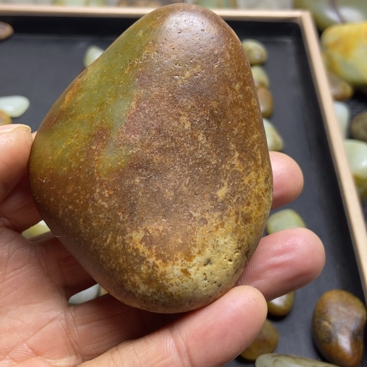 山***品和田玉（糖玉）未镶嵌珠宝奇石