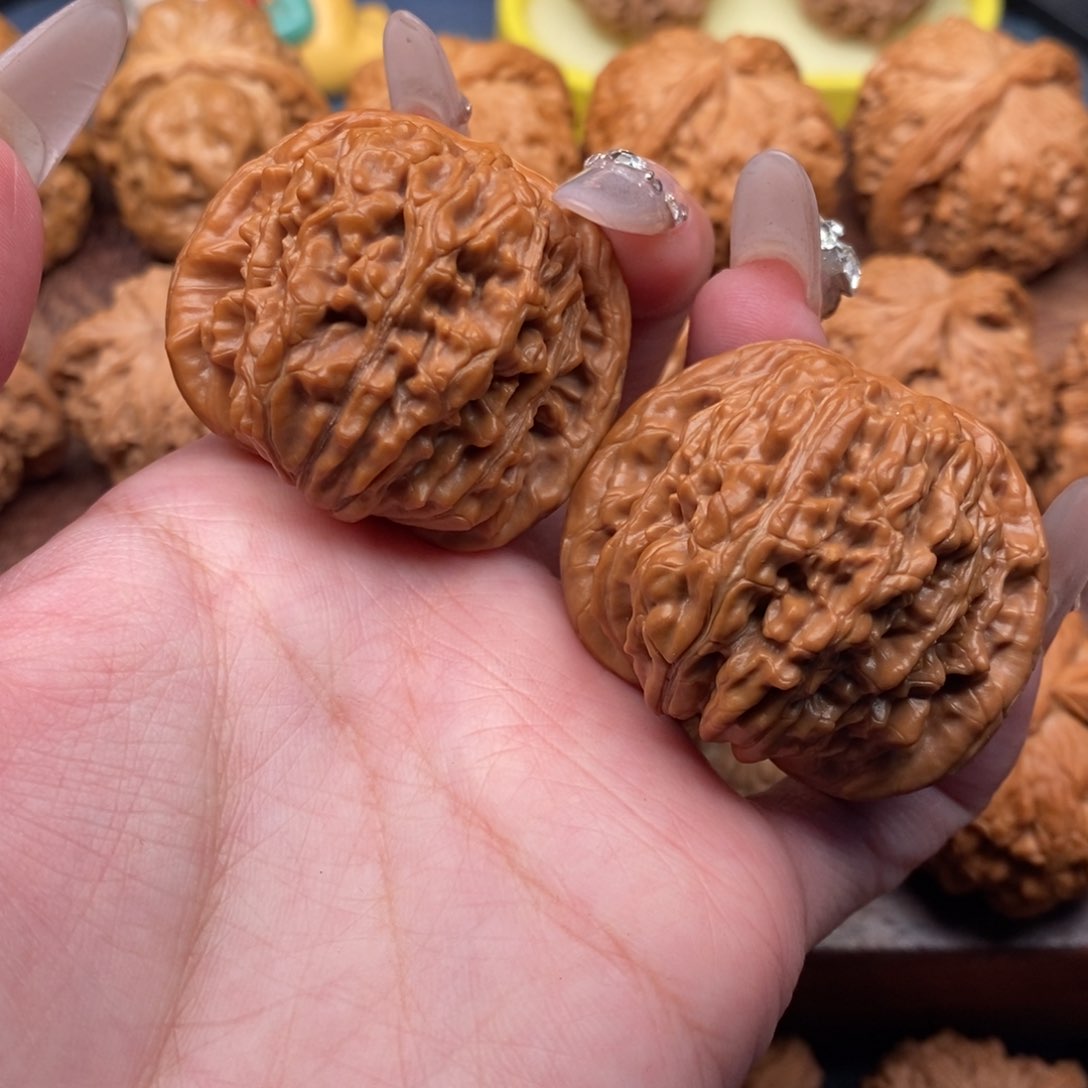 文玩核桃把件红皮平谷楼42