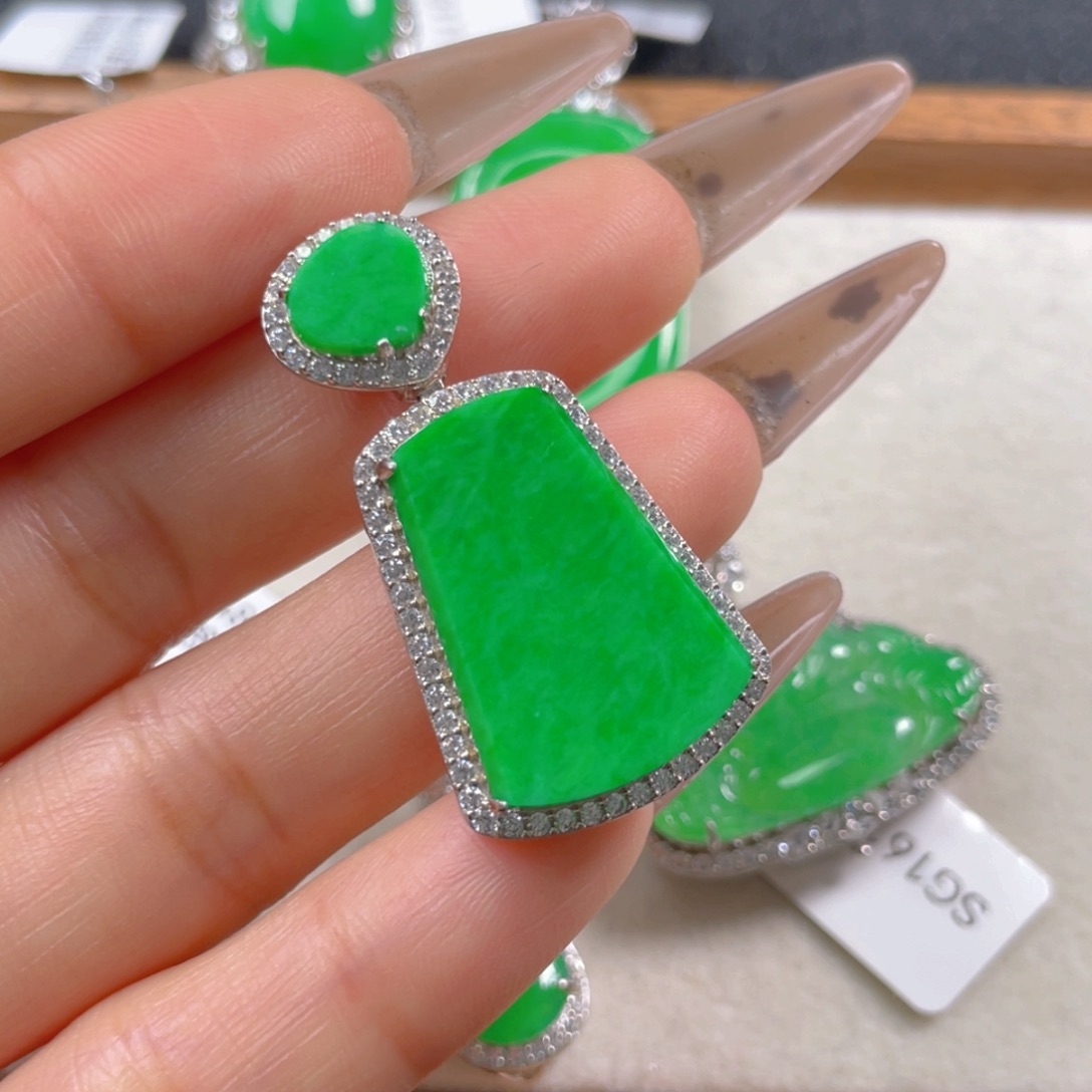 翡翠颈饰银S925镶嵌翡翠