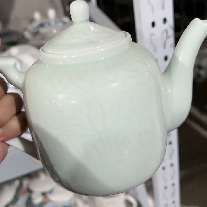 壶手工雕刻青釉茶壶一个