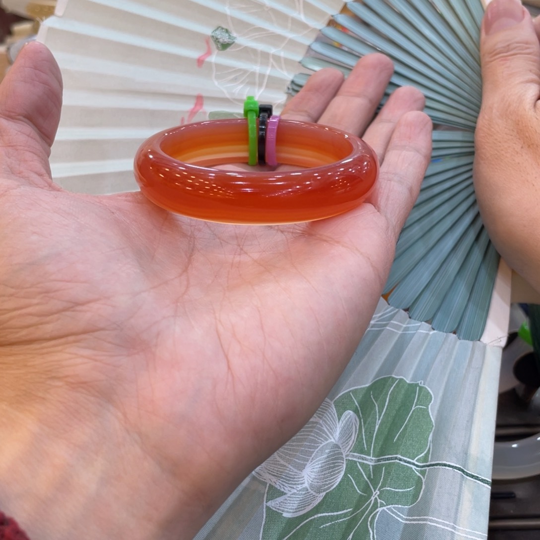 玛瑙/玉髓手镯未镶嵌山*