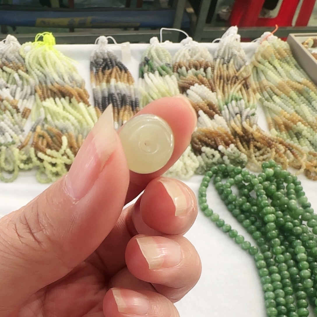 和田玉未镶嵌吊坠(不含链)