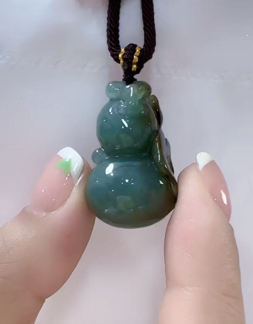 天然翡翠A货孤品吊坠123