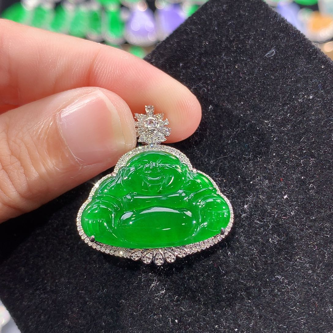 翡翠18K金镶嵌颈饰