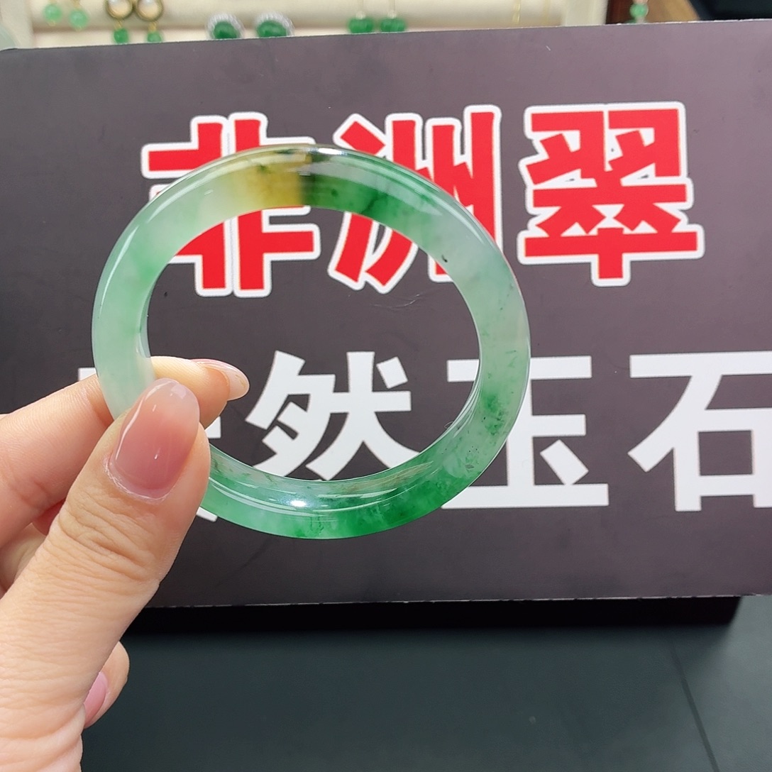 紫***陌石英质玉未镶嵌手镯