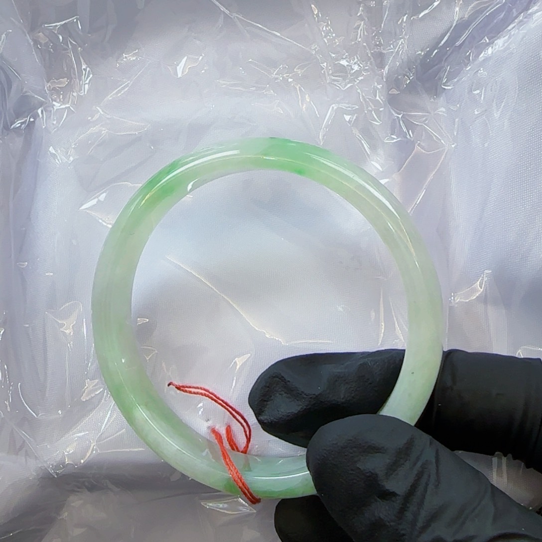 翡翠手镯未镶嵌秋*