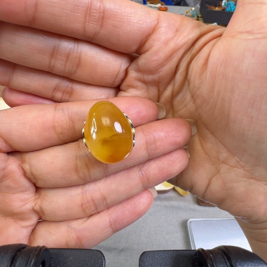 琥珀裸石未镶嵌蜜蜡