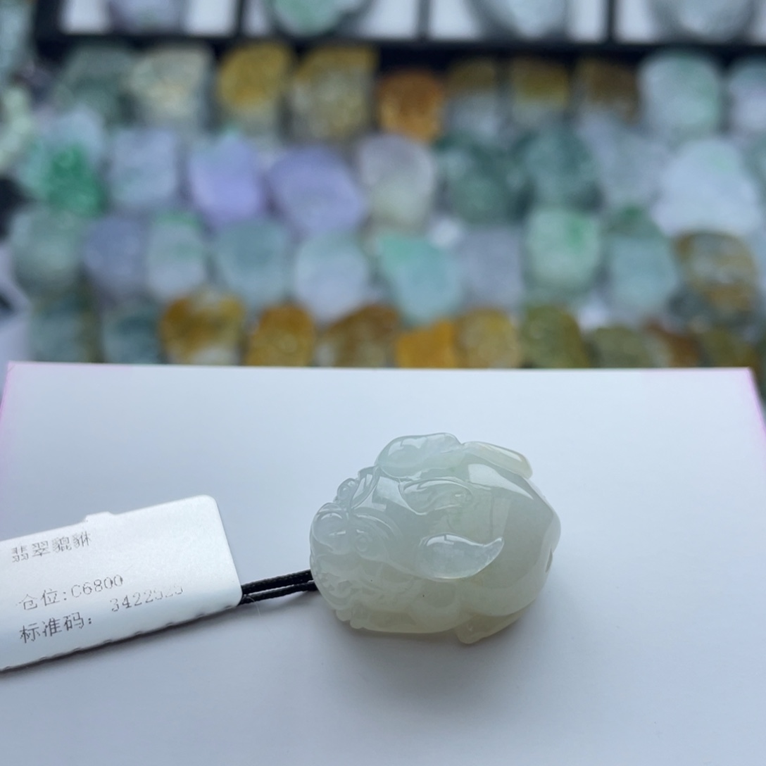 翡翠颈饰未镶嵌貔貅