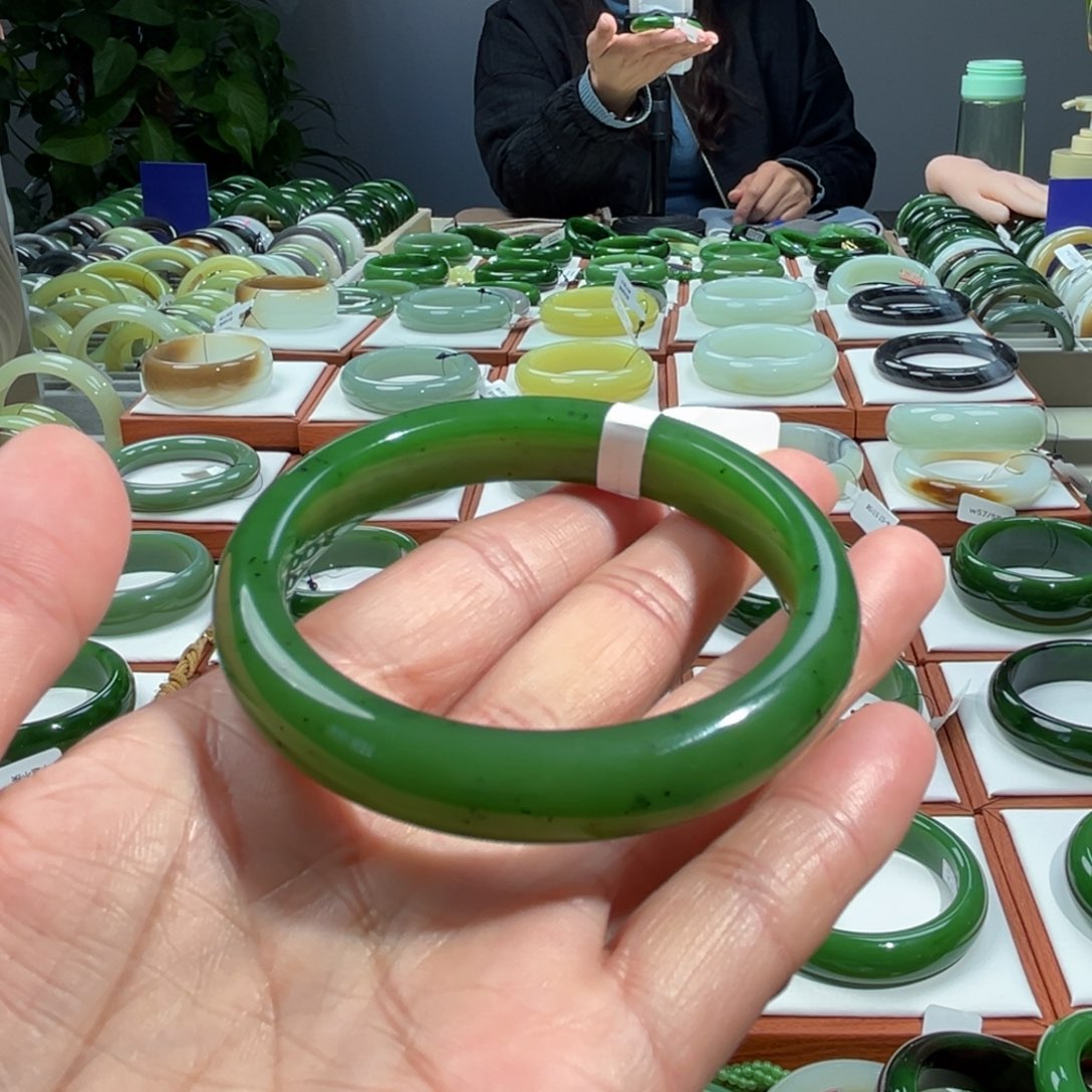 和田玉（碧玉）手镯未镶嵌