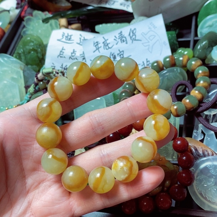 蛇纹石玉颈饰未镶嵌