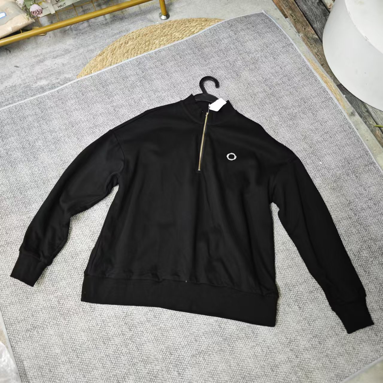 唯琳剪标 3仓P1-4-3126款 黑色圆领半拉链卫衣