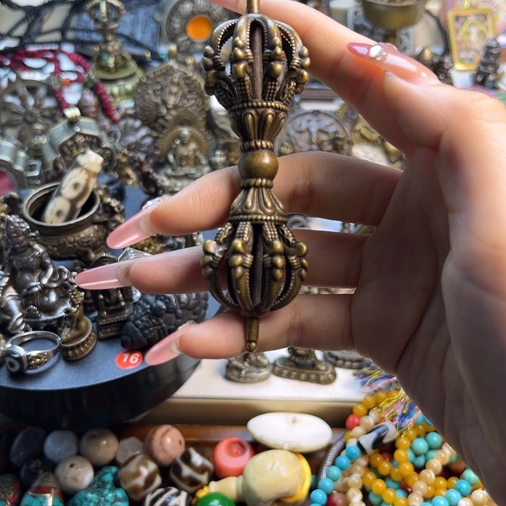 力***行泥塑闪价漏价一件