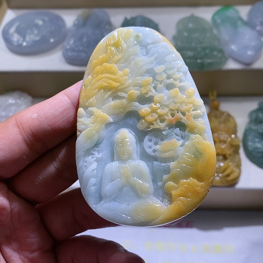 【闪购商品】翡翠颈饰未镶嵌山水大日