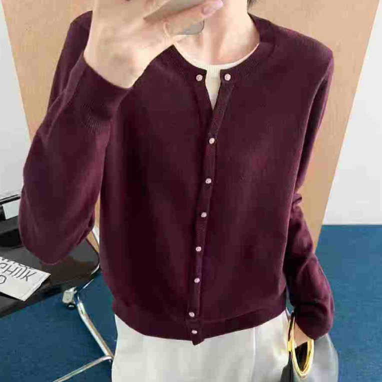 《霞姐服饰》冬季新款圆领打底衫毛衣百搭气质时尚货号：2609