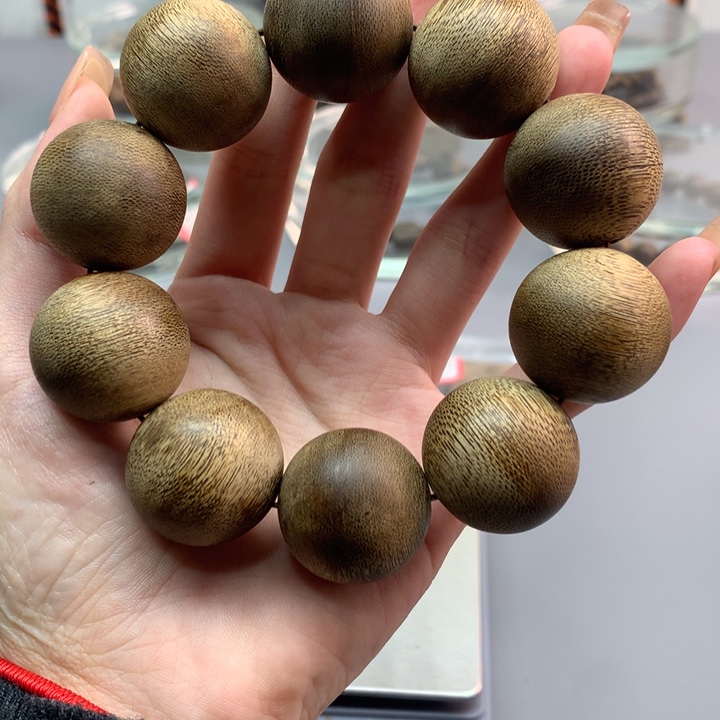 沉香手串2.5单圈绿棋