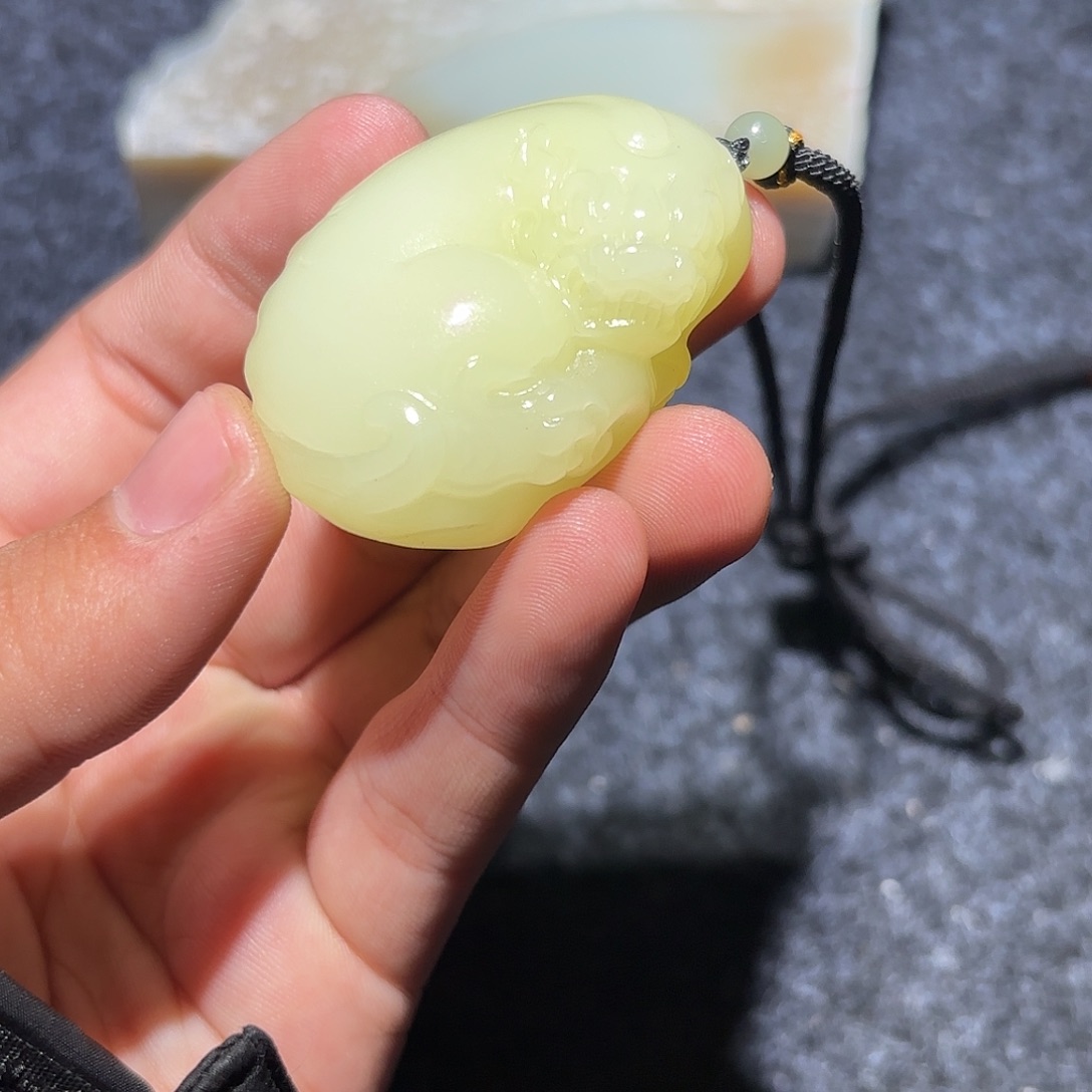 如***愿和田玉未镶嵌手链