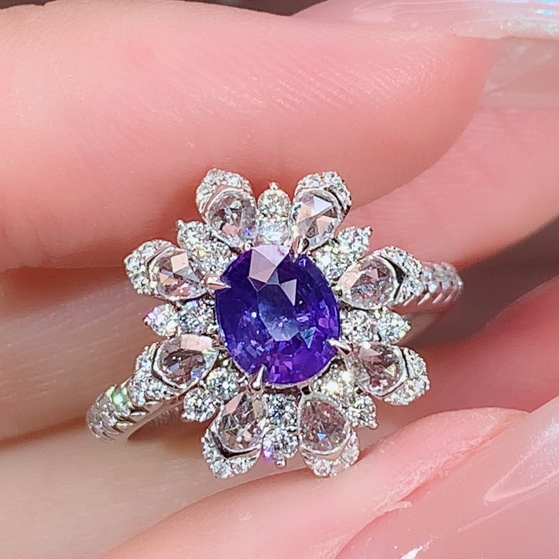 变色蓝宝石戒指18K金镶嵌1.07ct/天然宝石/七天无理由