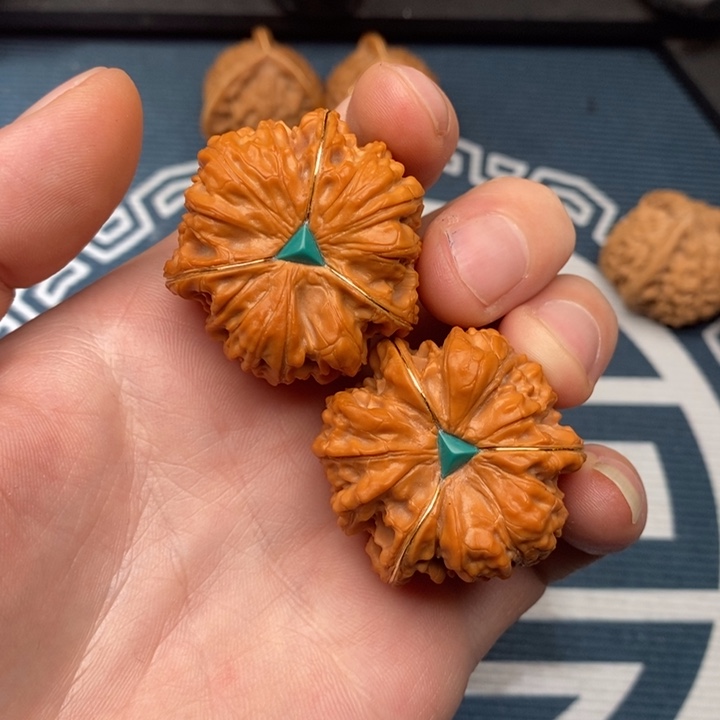 文玩核桃把件三棱