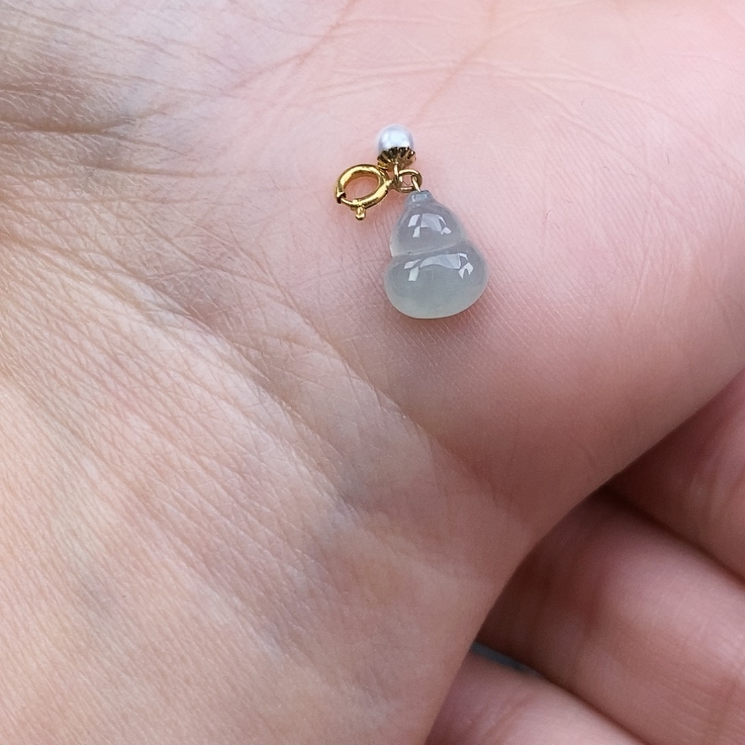 翡翠颈饰18K金镶嵌咕****噜葫芦