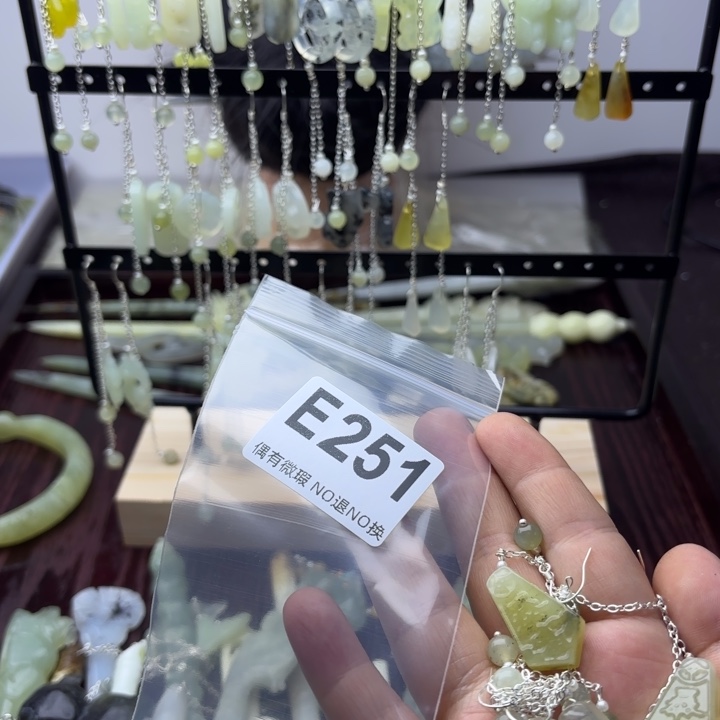 蛇纹石玉发饰合金飘*?