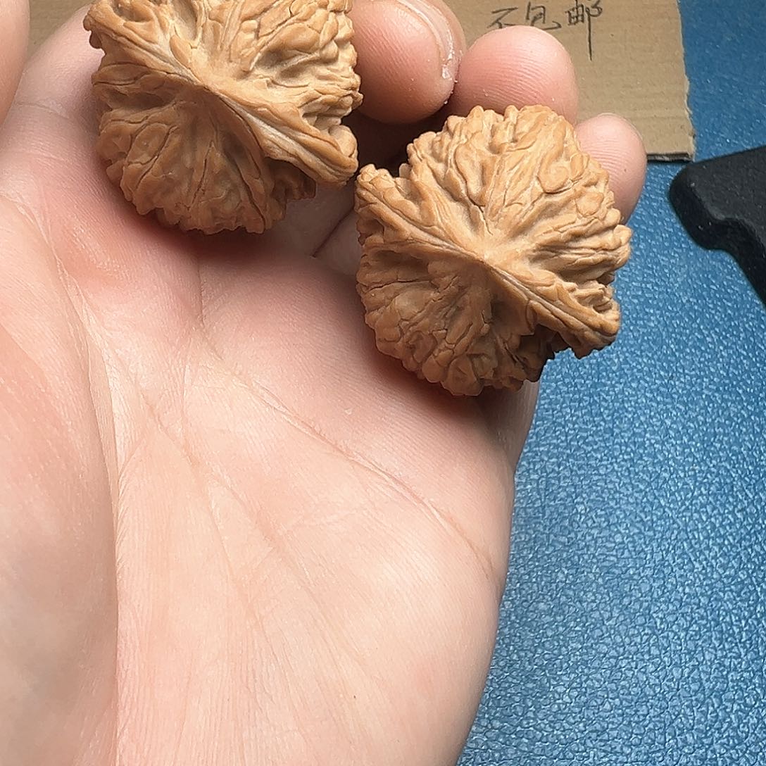文玩核桃把件冬*生36太行龙珠