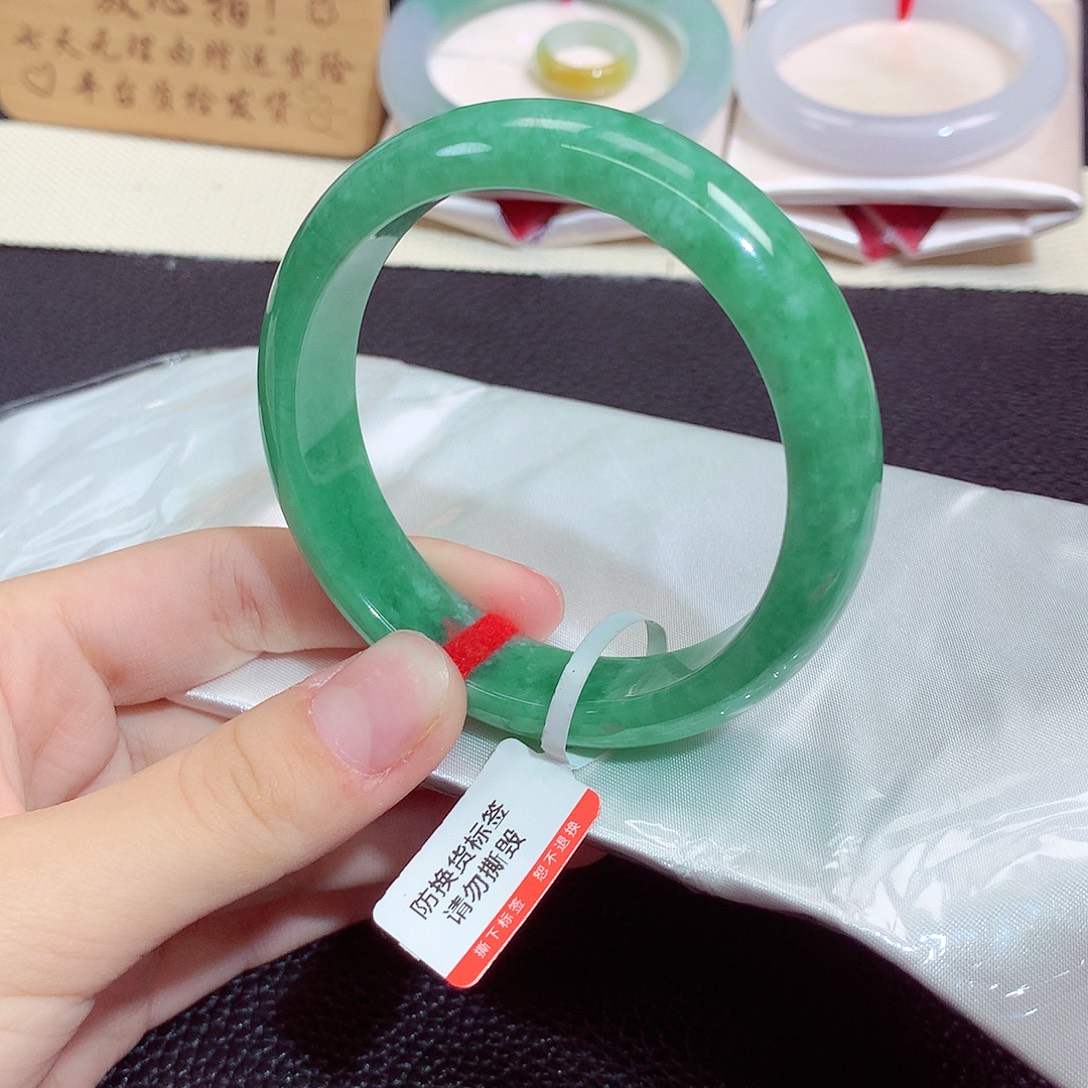 翡翠未镶嵌手镯7055