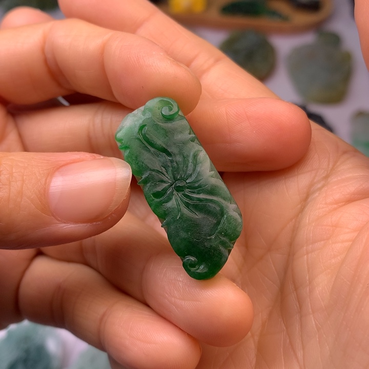 定制翡翠未镶嵌翡翠