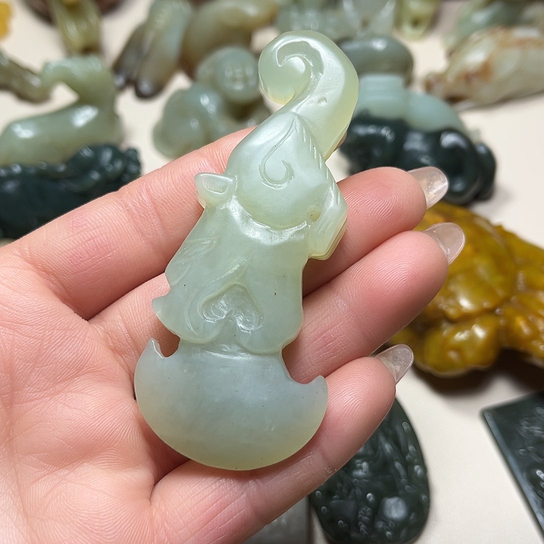 白玉菩提吊坠白玉菩提吊坠