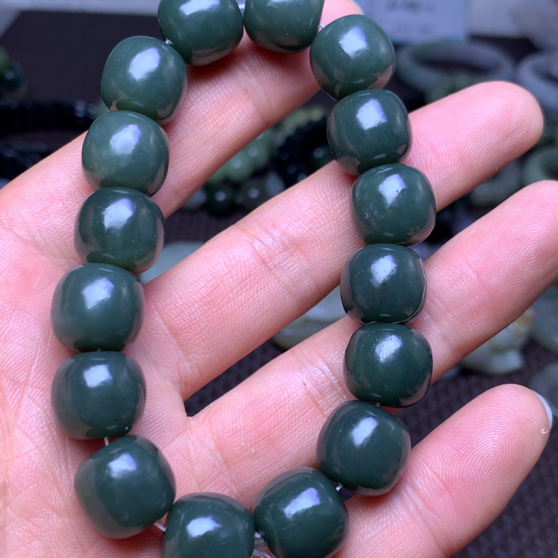 和田玉未镶嵌手串