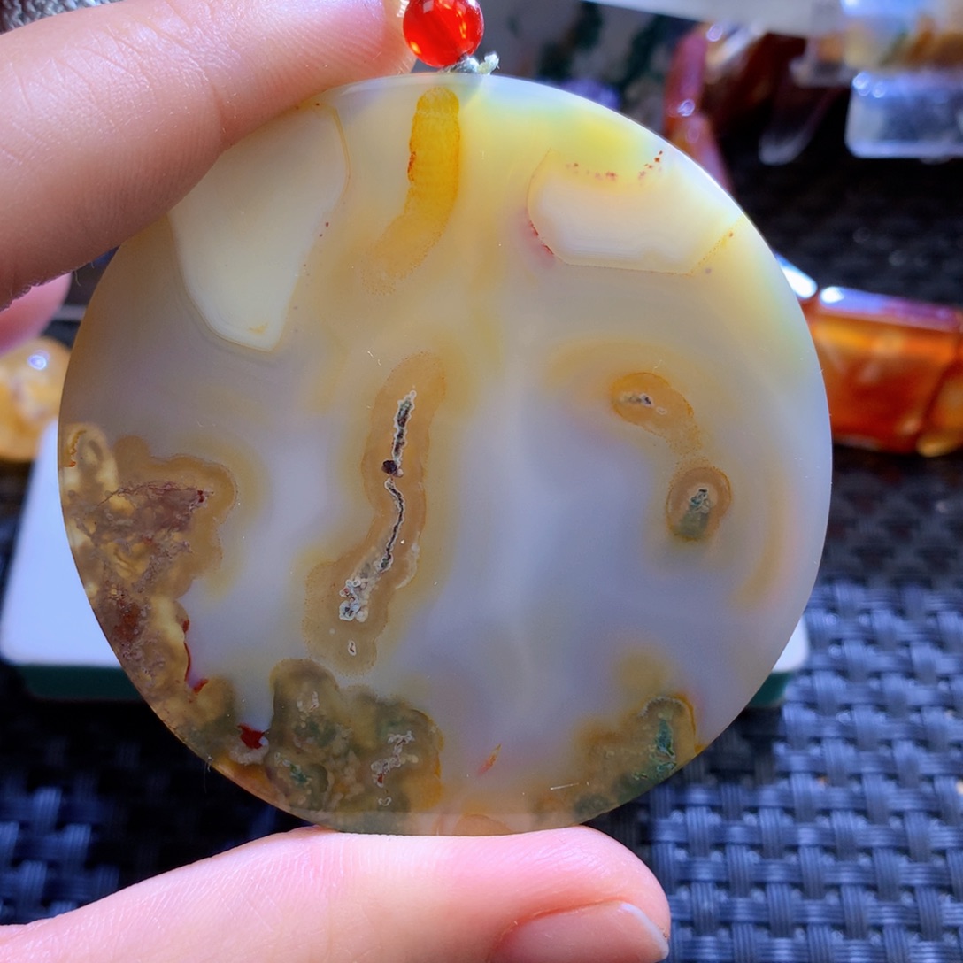 未镶嵌颈饰玛瑙/玉髓叶*