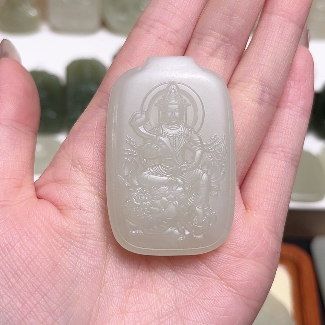 和田玉颈饰未镶嵌芊**爸