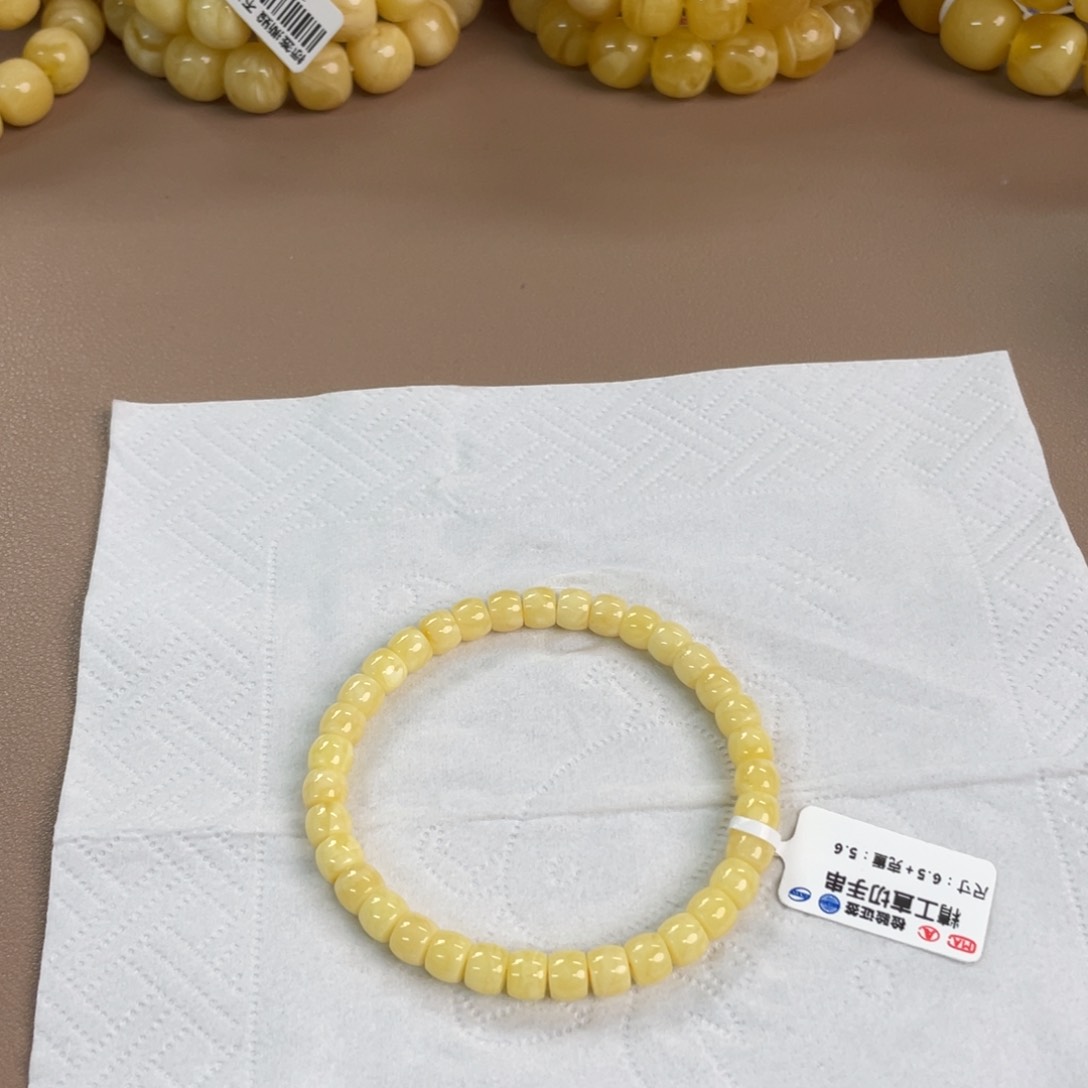 琥珀裸石未镶嵌02400000000