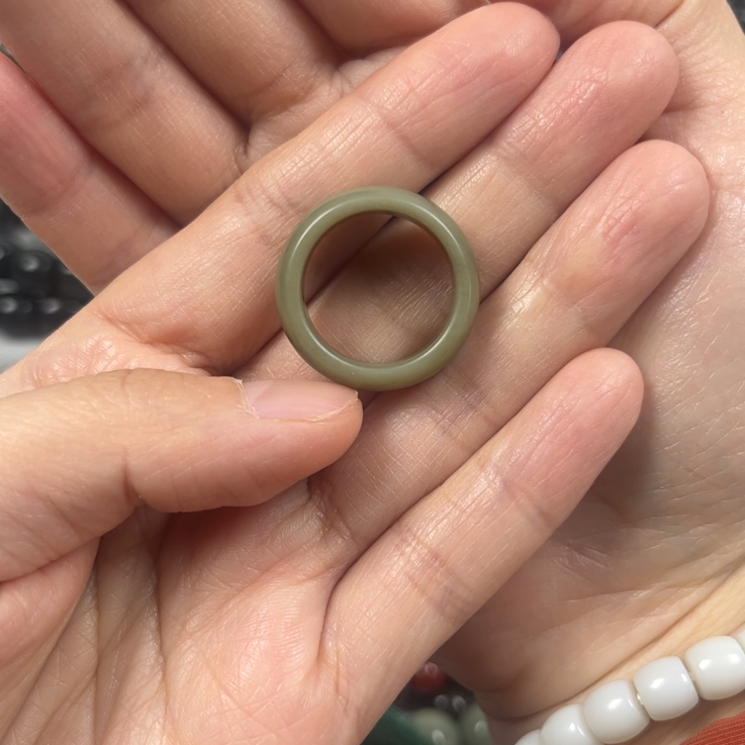 和田玉手链未镶嵌红**具圈口18.2