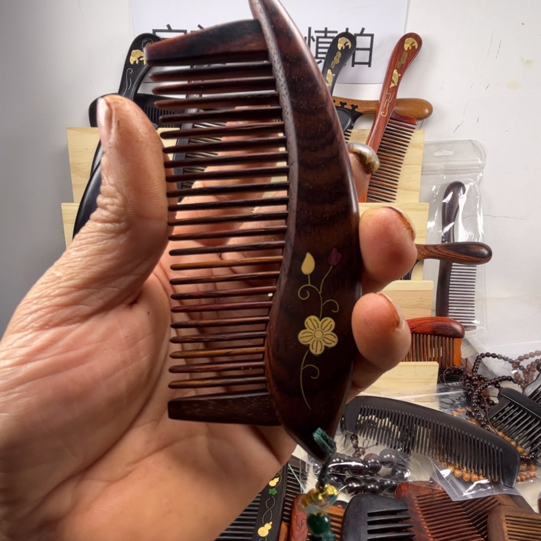 微凹黄檀镶嵌无柄梳