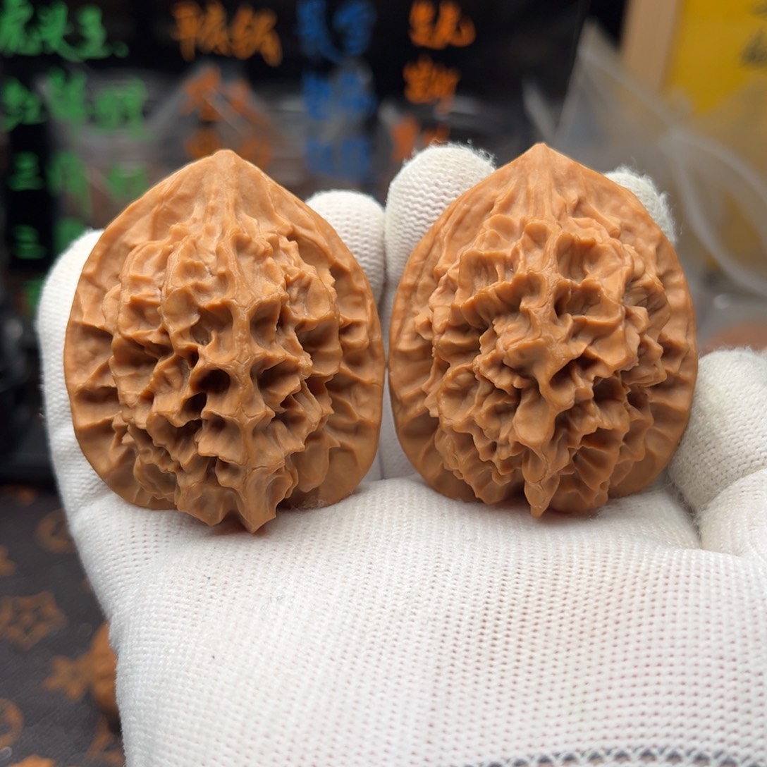 文玩核桃吊坠帝王
