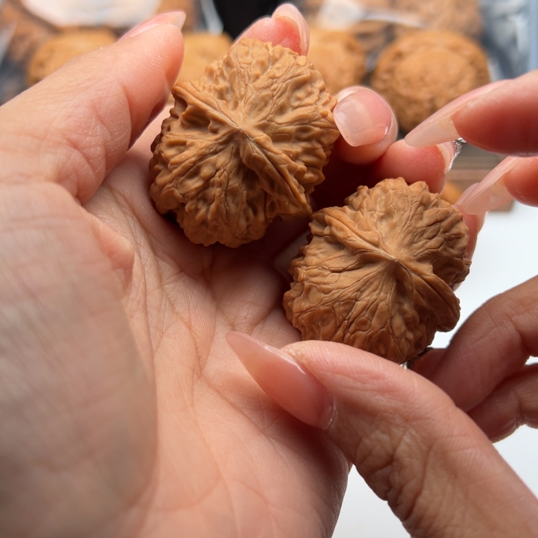 文玩核桃把件黄松峪