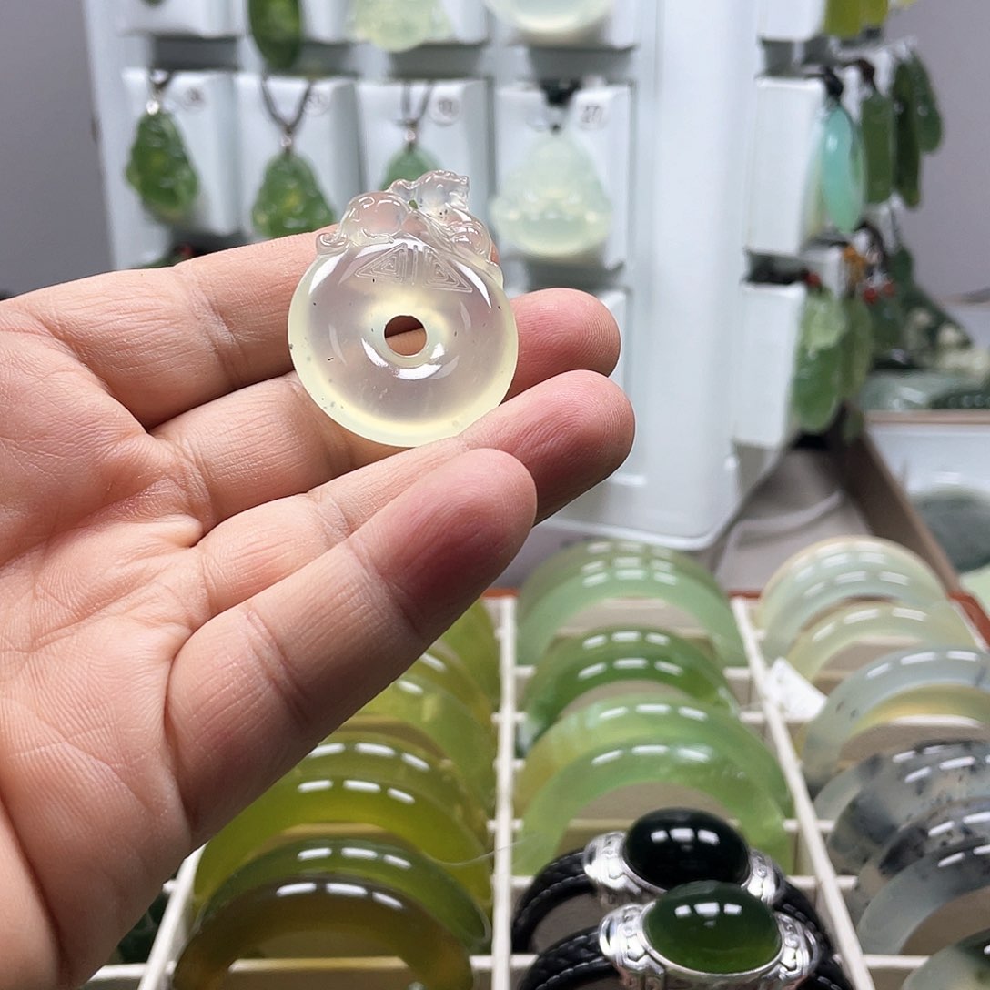 蛇纹石玉合金颈饰