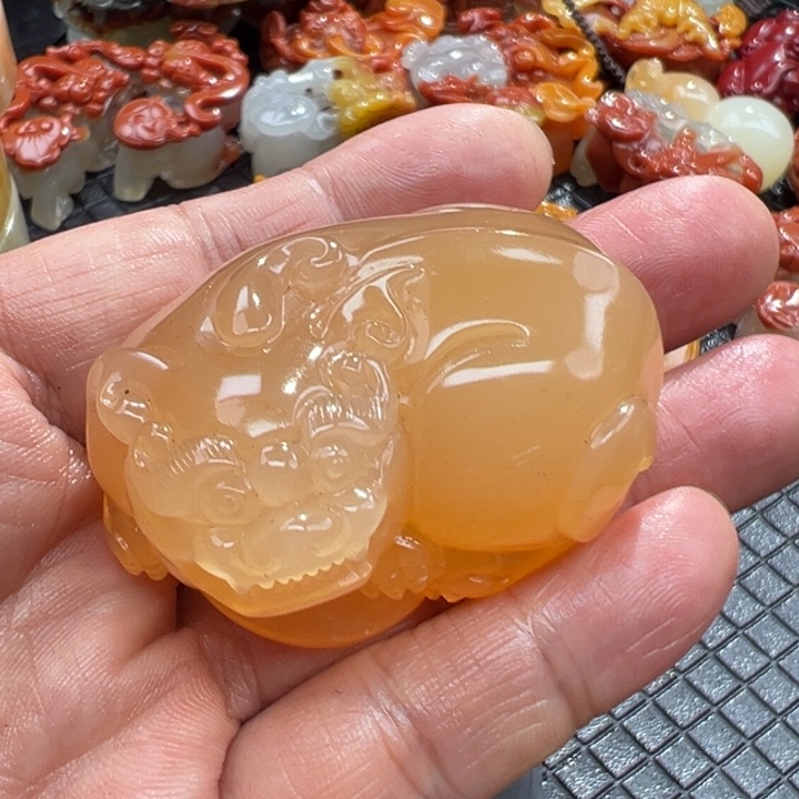 石英质玉（黄龙玉）颈饰未镶嵌