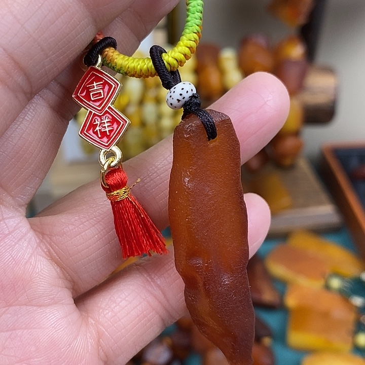 琥珀未镶嵌颈饰钥匙扣