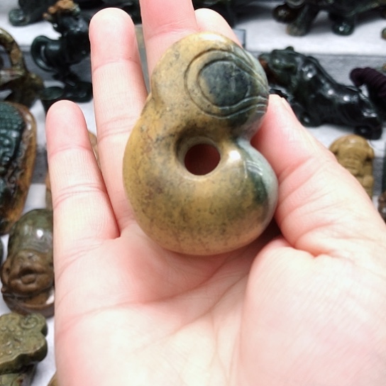 岫岩河磨玉（透闪石质玉）把件未镶嵌