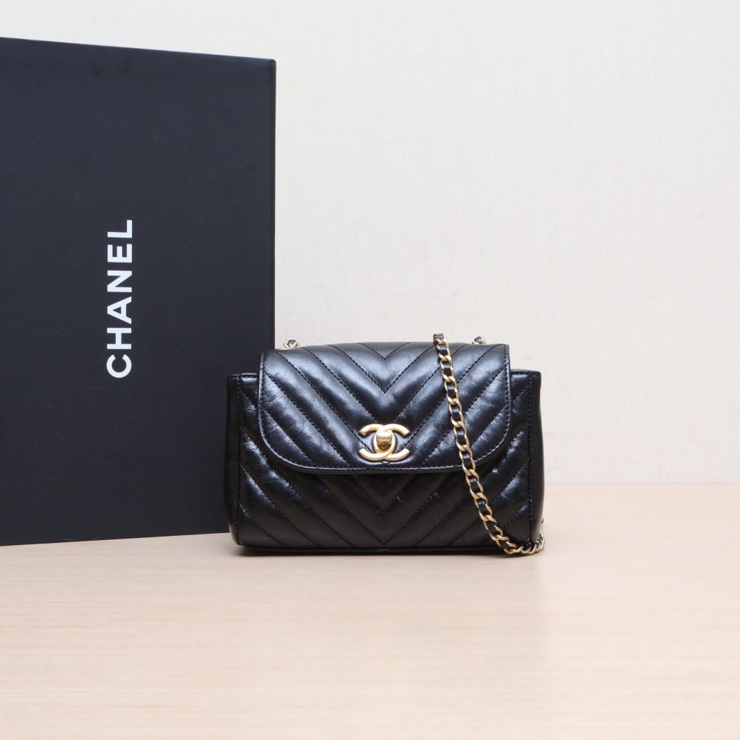 95新 Chanel/香奈儿 小花攀攀 黑色 皮革C 26开CF mini方胖子 V纹