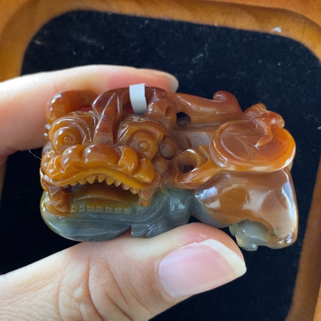 石英质玉（黄龙玉）颈饰未镶嵌
