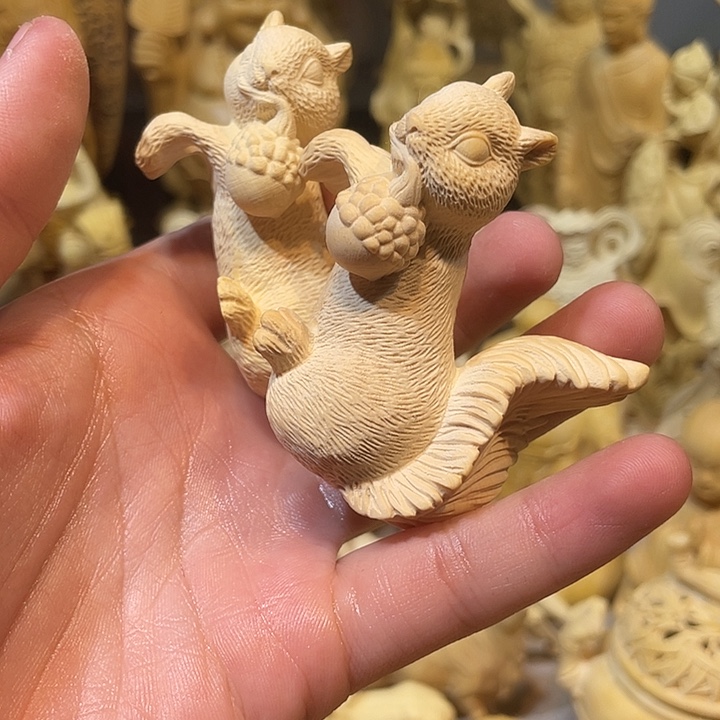 象***爵黄杨木小瑕疵松鼠一对