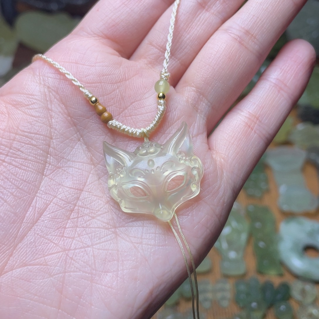 蛇纹石玉未镶嵌吊坠