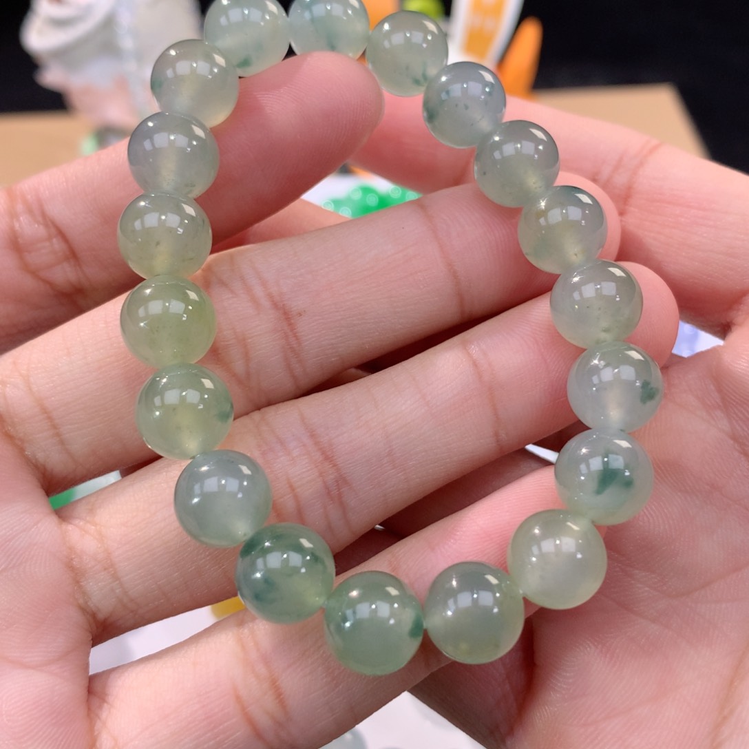 翡翠手链未镶嵌翡翠