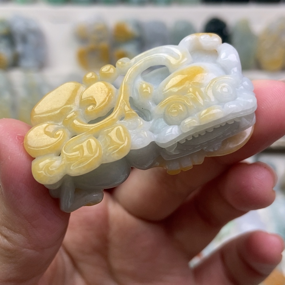 翡翠吊坠(赠链)未镶嵌