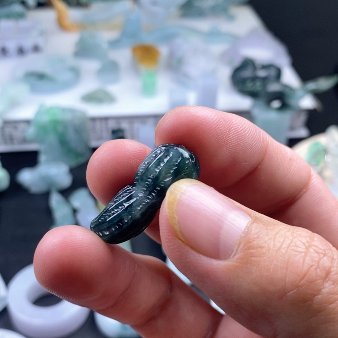 壁***步翡翠未镶嵌颈饰天然翡翠