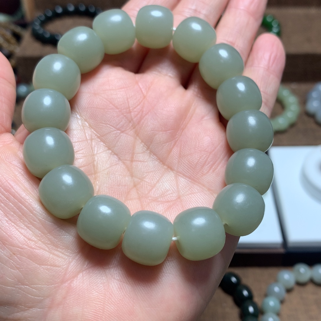 抓***遇和田玉未镶嵌手链